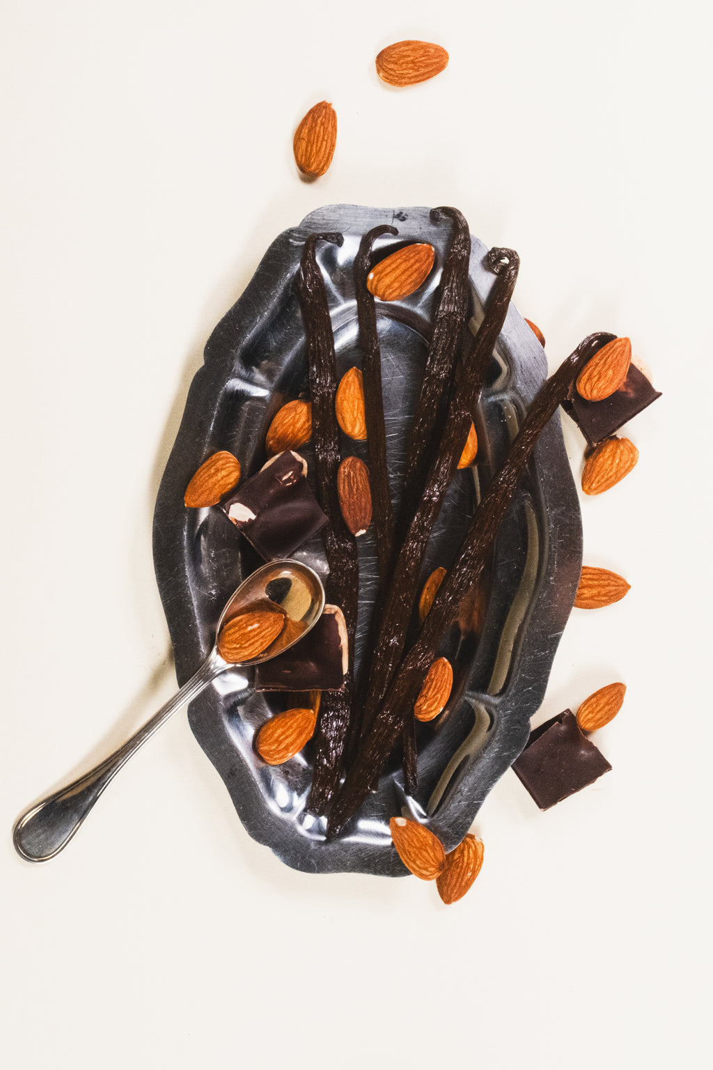 Gousses de vanille Gourmet XXL avec chocolat et amandes - Comptoir Manitra